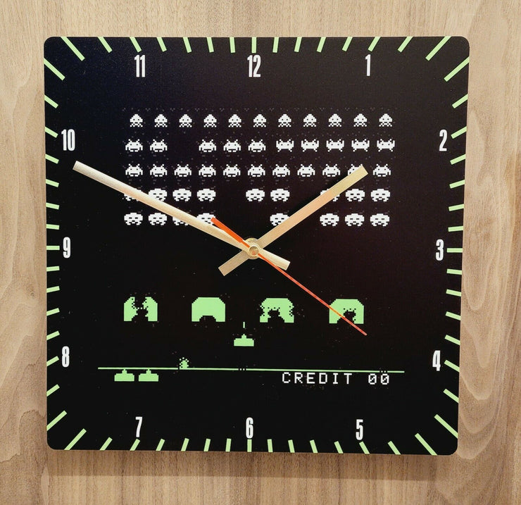 Space Invaders Retro Gaming Style Wall Clock, Great For Man Cave, Garden Bar, Bedroom, Battery Included